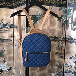 New…Liz Claiborne navy /tan quilted mini back pack